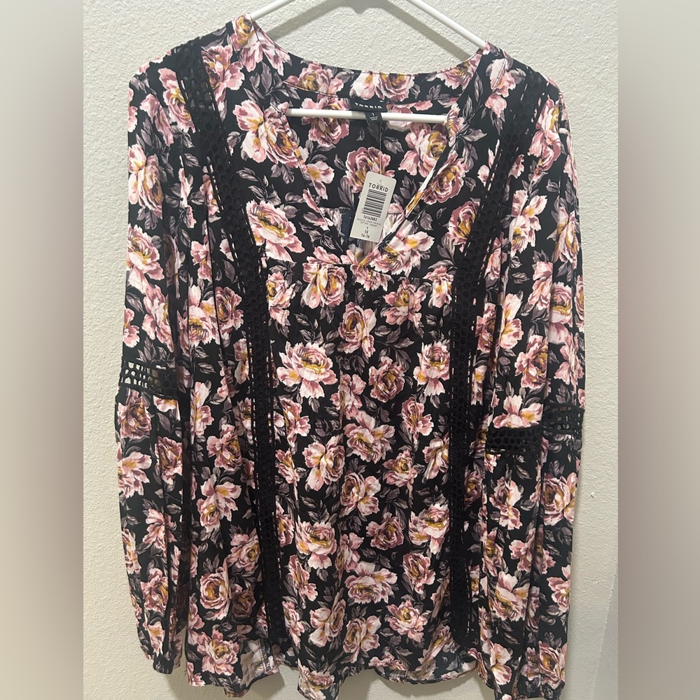 Torrid Floral Black and Pink Women's Top
